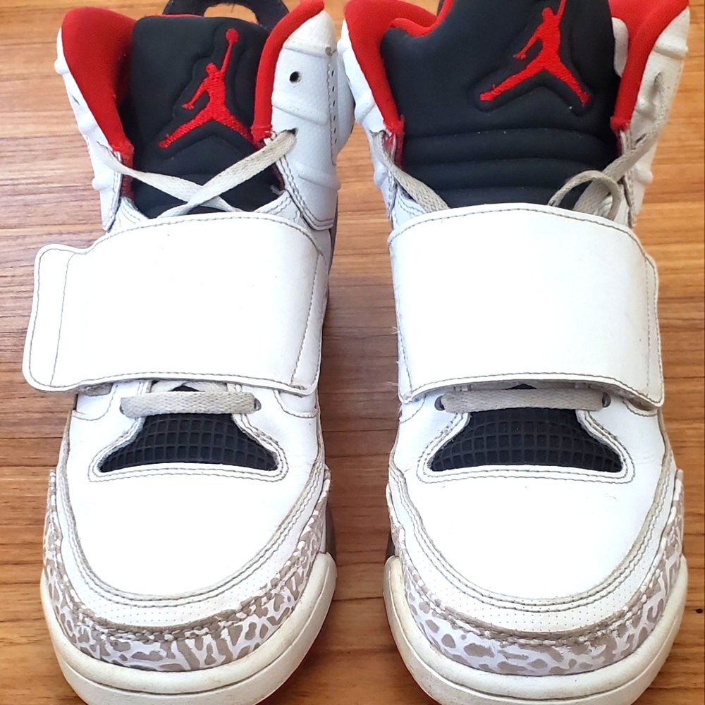Kids ( Youths ) Air Jordans Size 6.5Y